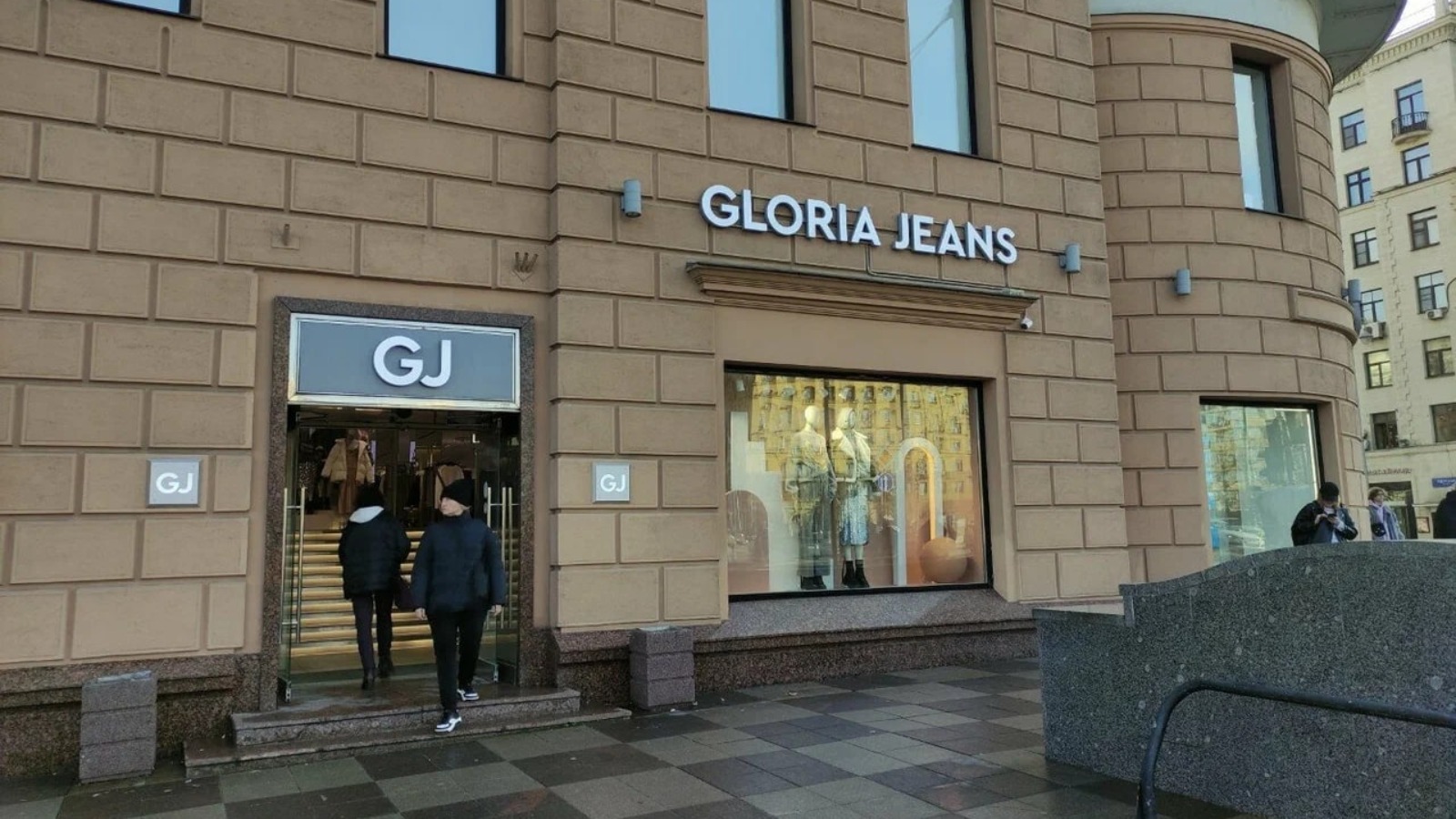 Gloria Jeans может закрыть флагманский магазин на Тверской