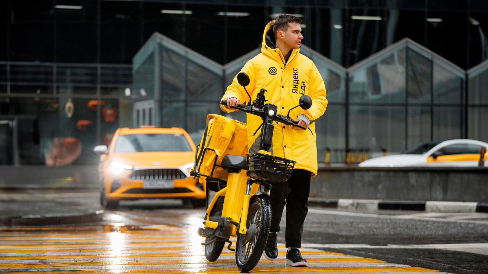 Москва и Санкт-Петербург предложили единое регулирование для курьеров
