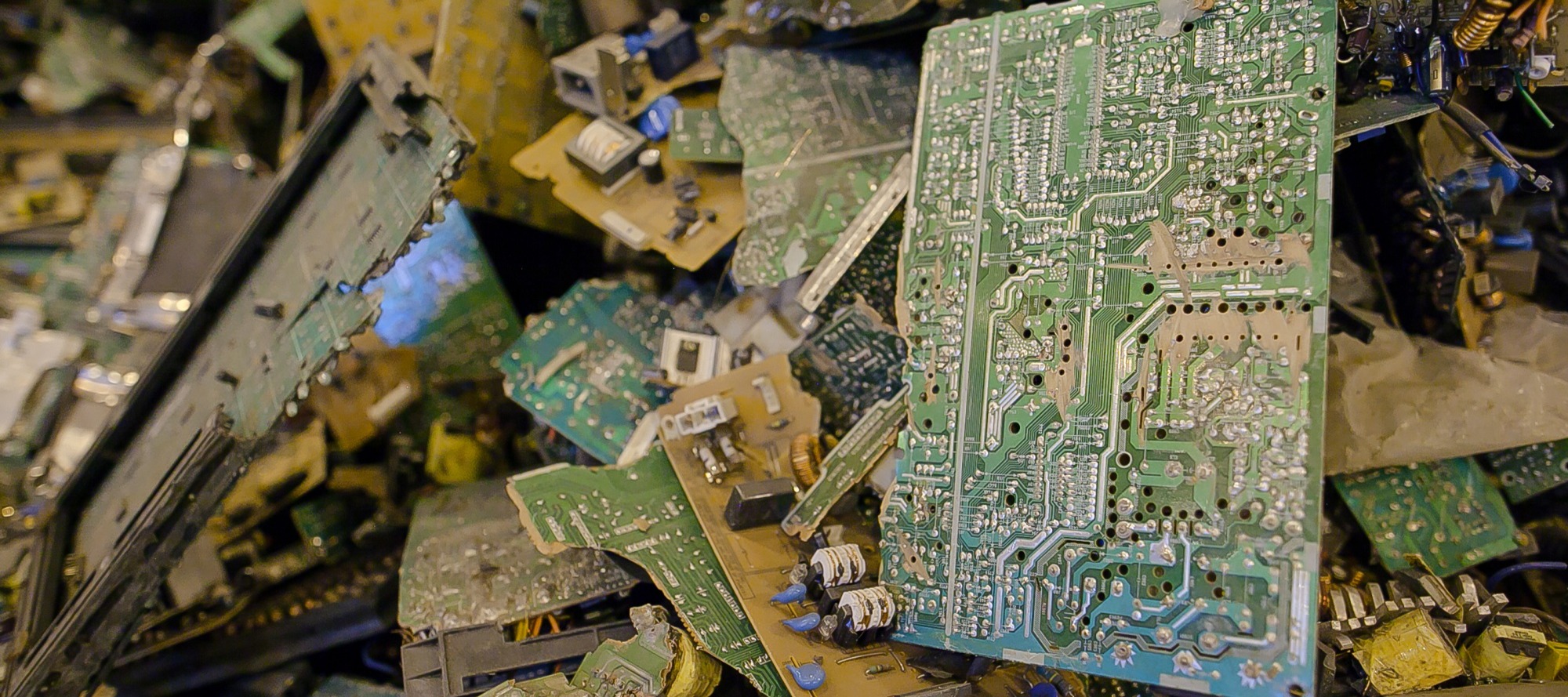 «М.видео-Эльдорадо» запустили экотакси для вывоза старой техники ...